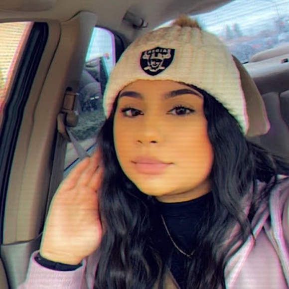 Meet your Posher, Berenice - Picture 1 of 1